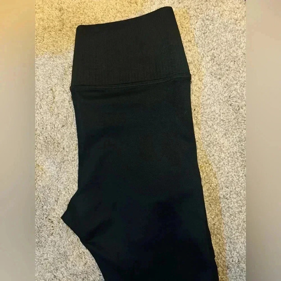 Avocado black activewear leggings NWOT S - Picture 4 of 4
